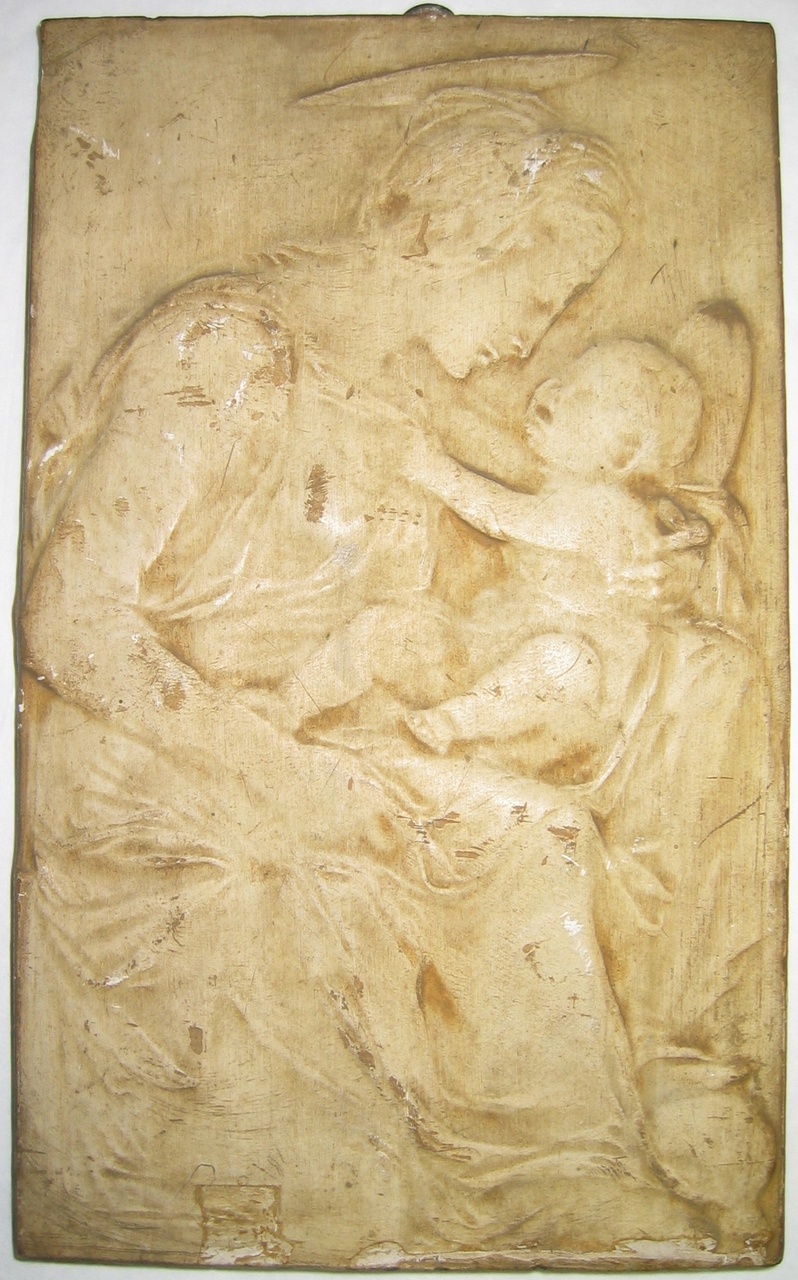 Reliëf van Madonna met kind
