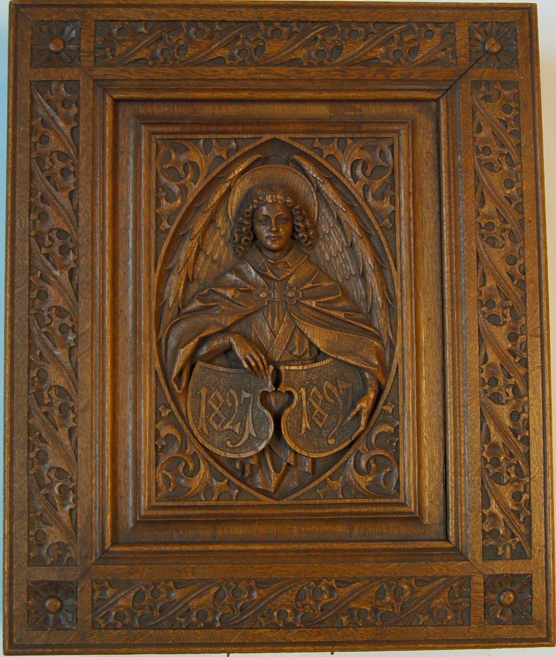 Houten foudraal voor Gedenkboek Dr. P. J.H. Cuypers, 1827-1897.