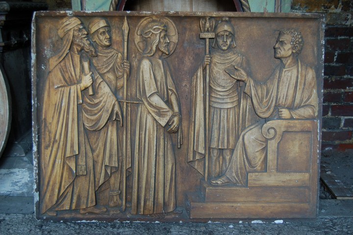 Kruiswegstatie: Jezus voor Pontius Pilatus