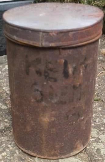 Blik waarin pigment heeft gezeten (2)