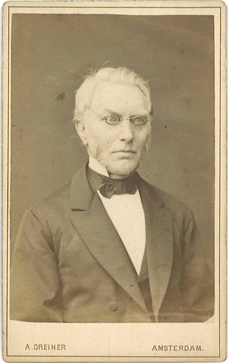 Portretfoto (carte de visite) van N.M. Feringa