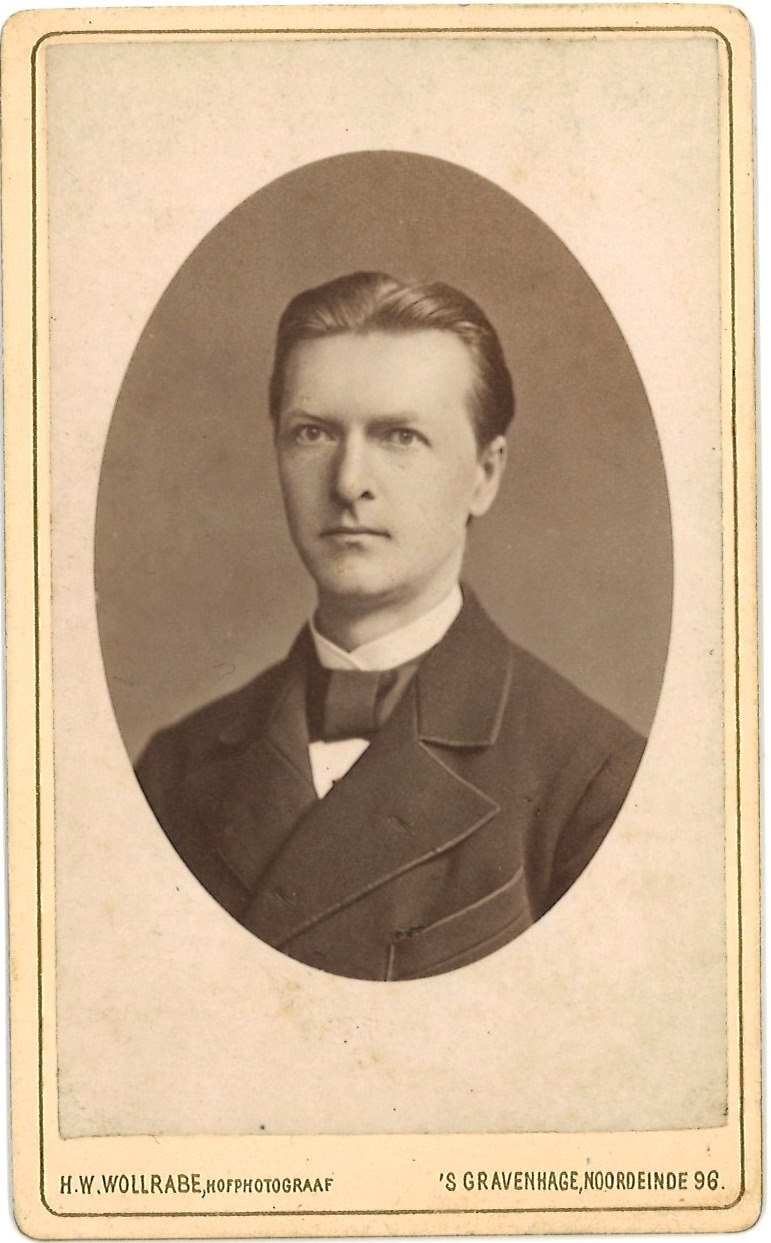 Portretfoto (carte de visite) van M. Salverda