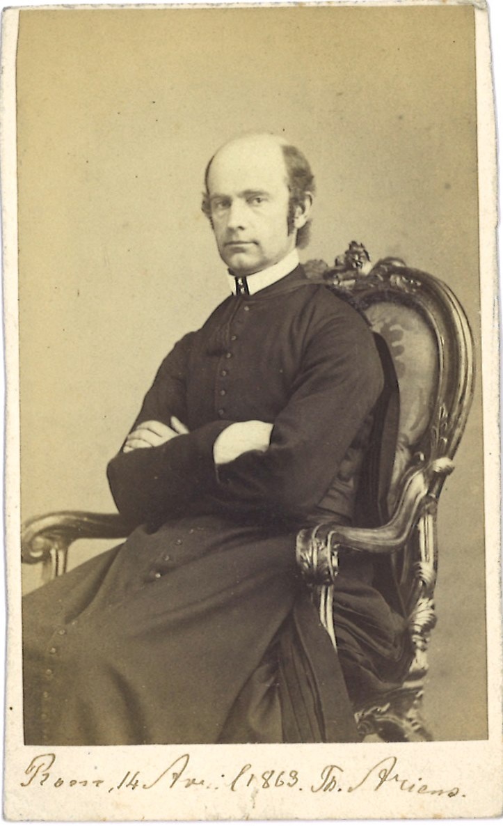 Verzameling van 51 Portretfoto's (carte-de-visite) van geestelijken; Dhr. Th. Ariëns.