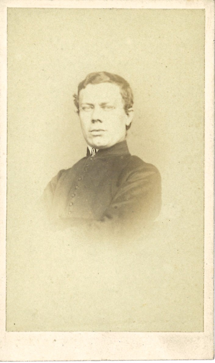 Verzameling van 51 Portretfoto's (carte-de-visite) van geestelijken: kapelaan van Vechel, Eindhoven.