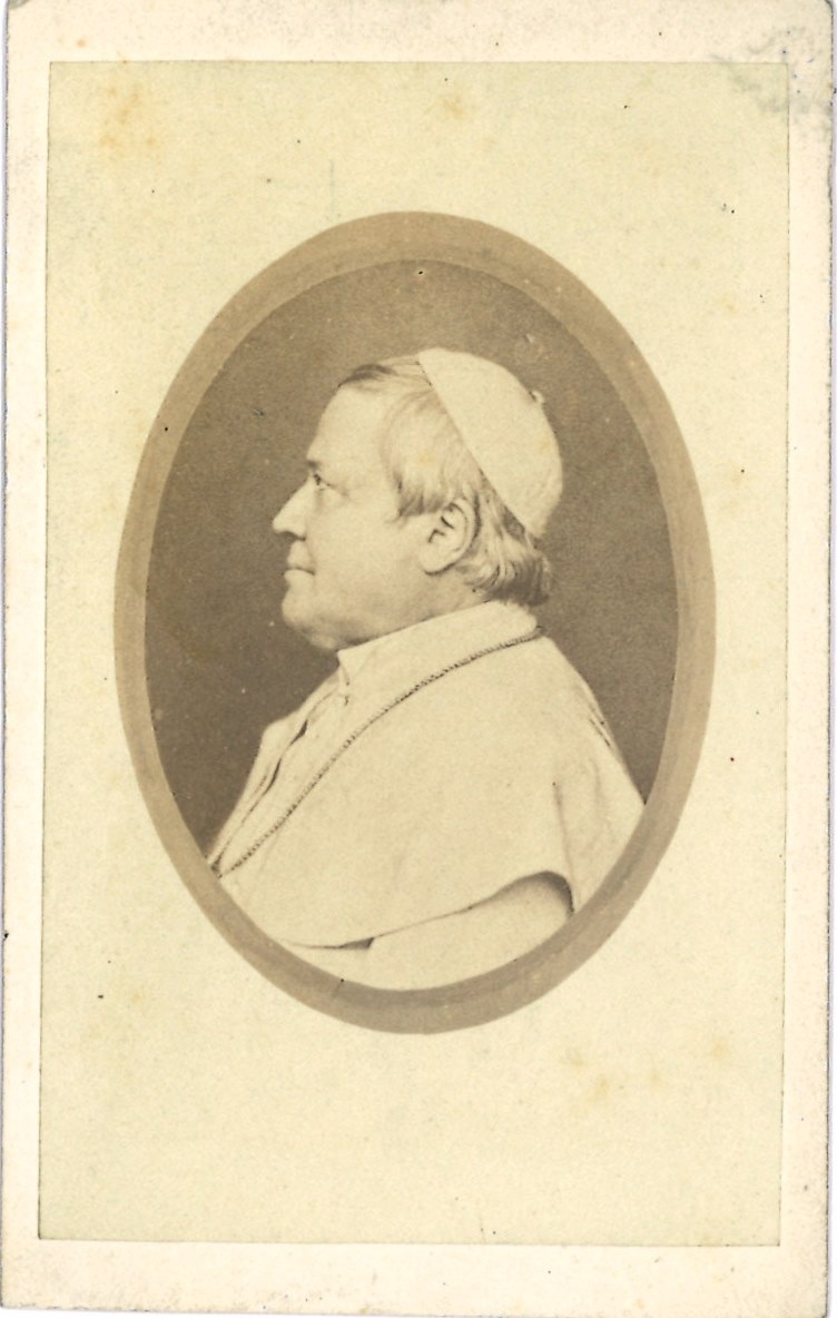 Verzameling van 51 Portretfoto's (carte-de-visite) van geestelijken: Paus Pius IX..