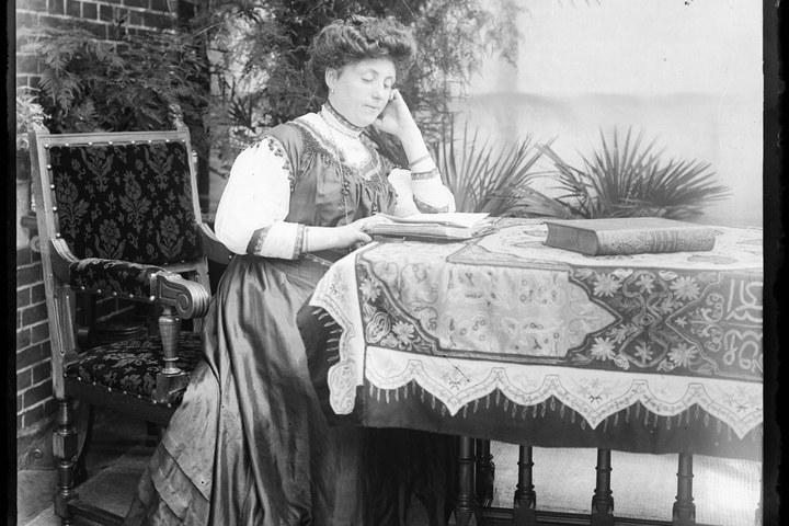 Glasnegatief van een foto van Delphine Cuypers-Povel