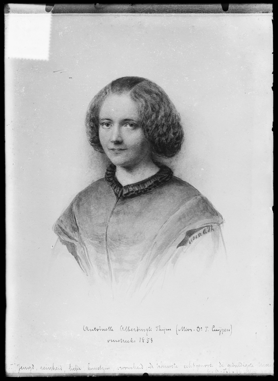 Glasnegatief van een foto van een getekend/geschilderd portret van Antoinette Alberdingk Thijm als jong meisje