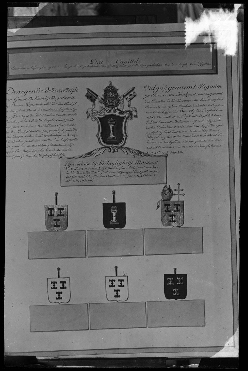 Glasnegatief van foto van producten uit de Cuypers' Kunstwerkplaatsen uit kist met nummer 24: "Afbeelding van een stamboom".