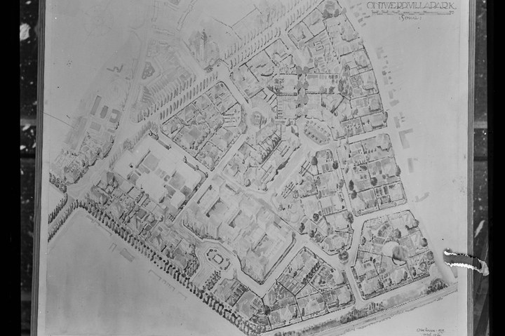 Glasnegatief van foto van producten uit de Cuypers' Kunstwerkplaatsen: "Foto van een kaart van het ontwerp villapark te Tilburg".
