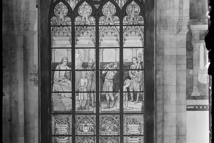 Glasnegatief van foto van producten uit de Cuypers' Kunstwerkplaatsen: "Foto van het ontwerp van een glas-in-loodraam voor de Sint Pancras Kapel te Dordrecht".
