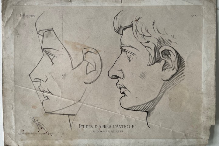 Schets uit: Ëtudes d' Apres l'Antique. twee mannenhoofden van zijkant. (L.J. Brutus)